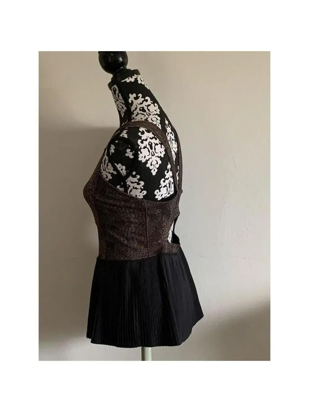 Geometric Mosaic Print Open Back Pleated Mini Dress Brown Black Sleeveless - Picture 12 of 12